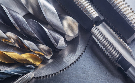different drill bits with varying threats and thicknesses